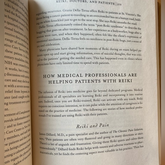 Reiki: A Comprehensive Guide by Pamela Miles paperback holistic book - Picture 6 of 8